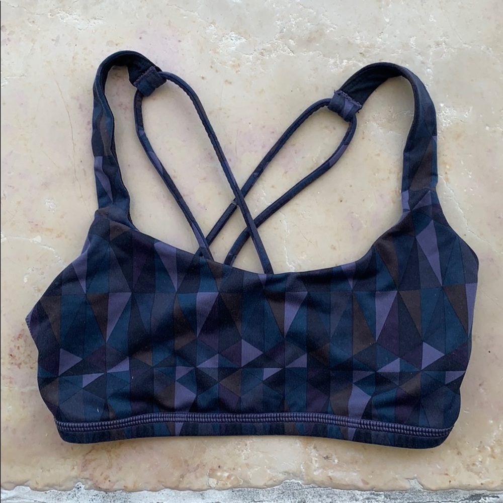 Rare and adorable Lululemon workout top